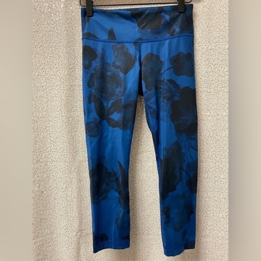 Lululemon wunder under crop ll *full on luxtreme jumbo inky floral black/4 - Picture 5 of 10